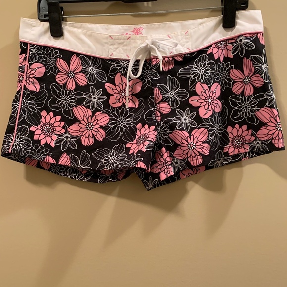 PINK SANDS VINTAGE LOW RISE SHORT SHORTS - SIZE SMALL - Picture 1 of 12